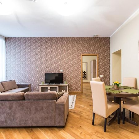 Riga Lux Apartments - Ernesta, Free Parking 외부 사진