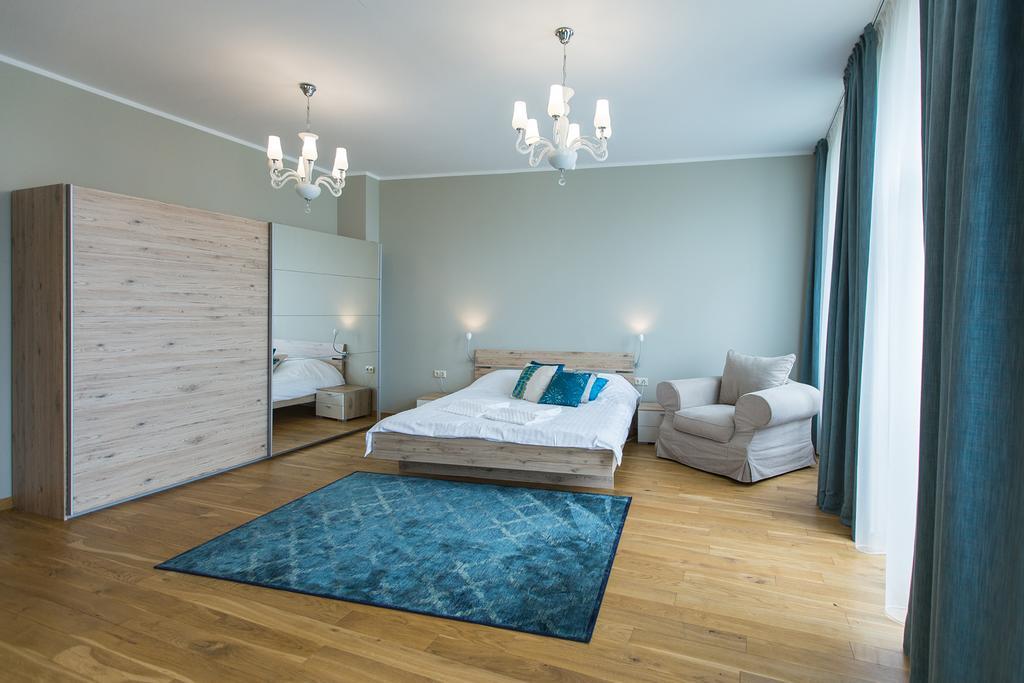 Riga Lux Apartments - Ernesta, Free Parking 객실 사진